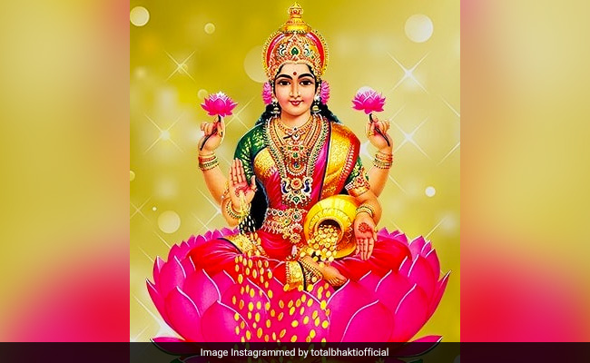 Lakshmi Ji: लक्ष्मी जी को प्रसन्न करने के लिए रोजाना कर सकते हैं ये छोटा सा काम, मां अष्टलक्ष्मी की रहेगी कृपा