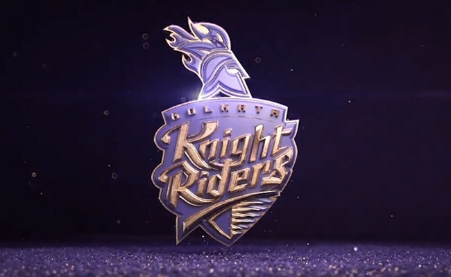 KKR ने फैंस को दिया होली का तोहफा,  लाइव प्रोग्राम में लॉच की टीम की नई जर्सी और खेली होली, देखिए VIDEO