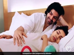 प्रेगनेंट वाइफ का यूं ख्याल रखते दिखे गुरमीत चौधरी, ये खूबसूरत वीडियो देख फैंस बोले- नजर ना लगे... प्रेगनेंट वाइफ का यूं ख्याल रखते दिखे गुरमीत चौधरी, ये खूबसूरत वीडियो देख फैंस बोले- नजर ना लगे...