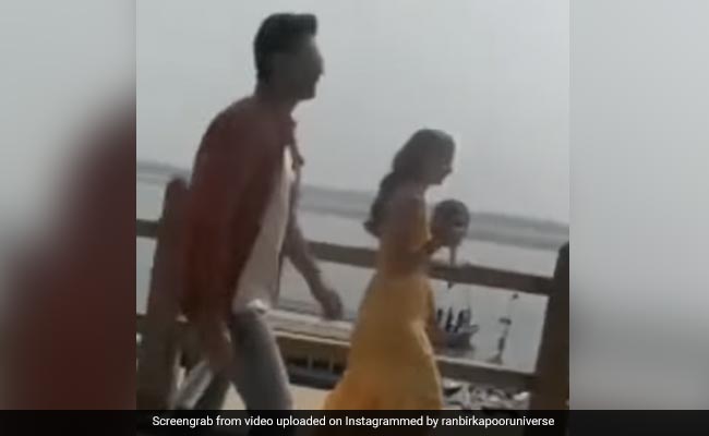 Ranbir Kapoor And Alia Batt Spotted At A Varanasi <i>Ghat</i> Shooting For <i>Brahmastra</i>