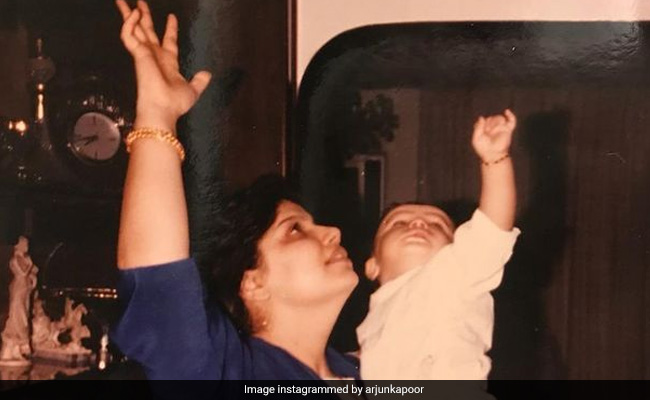 "10 Years Since I Saw You Last": Arjun And Anshula Kapoor Remember Their Late Mother Mona