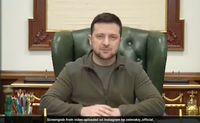 Video: "ना छिपा हूं, ना डरा हूं", Ukraine के राष्ट्रपति वोलोदिमिर ज़ेलेंस्की ने फिर दिखाई दिलेरी