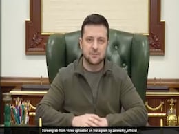 Video: "ना छिपा हूं, ना डरा हूं", Ukraine के राष्ट्रपति वोलोदिमिर ज़ेलेंस्की ने फिर दिखाई दिलेरी Video: "ना छिपा हूं, ना डरा हूं", Ukraine के राष्ट्रपति वोलोदिमिर ज़ेलेंस्की ने फिर दिखाई दिलेरी