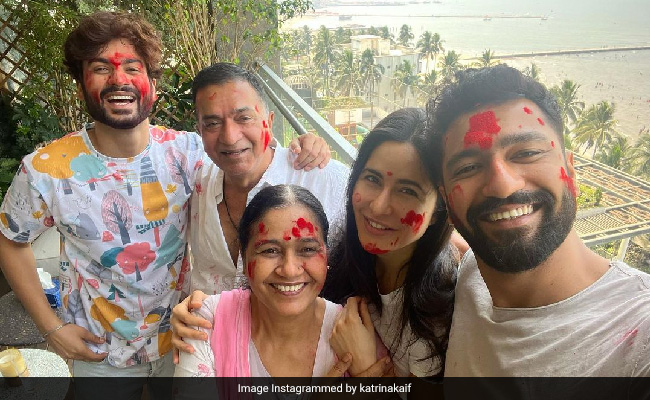 Holi 2022: Inside Katrina Kaif's Festivities With Vicky And The Kaushals