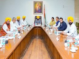 पंजाब : कैबिनेट की पहली बैठक में AAP के चुनावी वादे पर मुहर, बेरोज़गारों को 25 हज़ार सरकारी नौकरियों की सौगात पंजाब : कैबिनेट की पहली बैठक में AAP के चुनावी वादे पर मुहर, बेरोज़गारों को 25 हज़ार सरकारी नौकरियों की सौगात