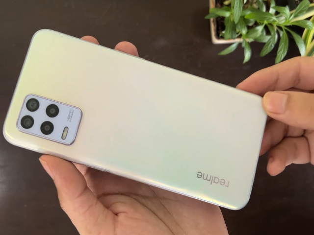 Realme 9 5G and Realme 9 5G Speed Edition First Look