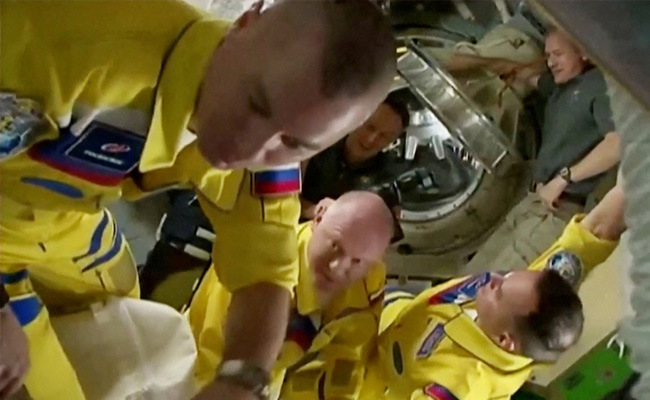 Russia Ridicules Idea That Cosmonauts Wore Yellow In Support Of Ukraine