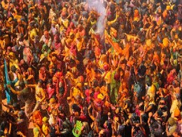 Holi 2022: India Celebrates Holi, PM, President Extend Wishes Holi 2022: India Celebrates Holi, PM, President Extend Wishes
