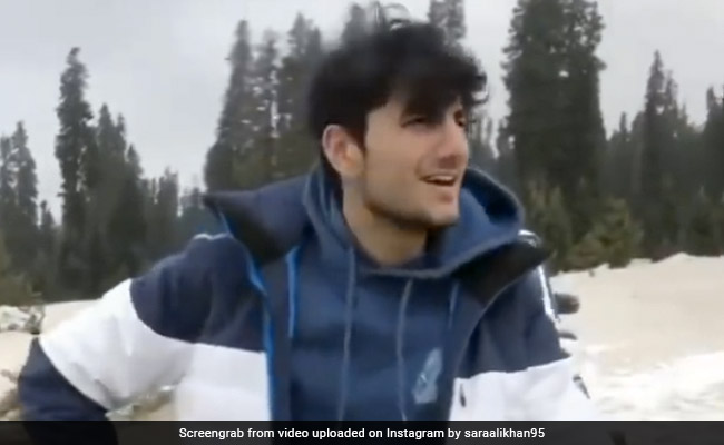 Sara Ali Khan Shares A Video Of Brother Ibrahim Lip-Syncing To Saif's <i>Aaj Din Chadheya</i> Song