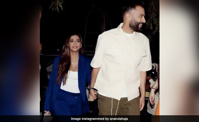 Sonam Kapoor Was Schooled For Not Wearing A Mask. Her Husband Anand Ahuja's Reply