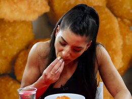 This Woman Ate Most Chicken Nuggets In One Minute To Set World Record This Woman Ate Most Chicken Nuggets In One Minute To Set World Record