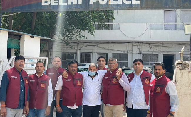 दिल्ली पुलिस को मिली बड़ी कामयाबी, मुठभेड़ में डेढ़ लाख का आरोपी बदमाश गिरफ्तार