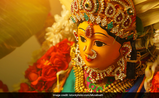 इन 5 कार्यों से भक्त करते हैं मां लक्ष्मी को आमंत्रित, माना जाता है इन घरों में निवास करती हैं Lakshmi Mata 