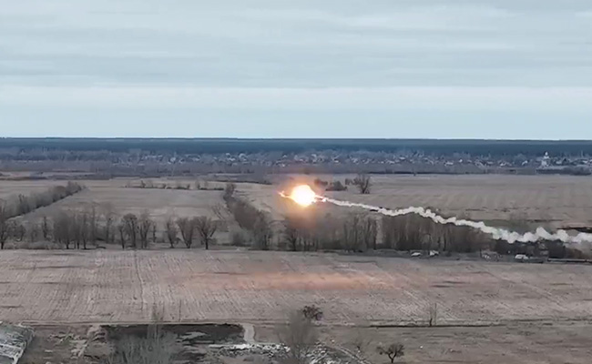 Watch: Ukraine Missile Takes Down Russian Helicopter
