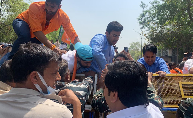 "Can Die For Country": Arvind Kejriwal After BJP Vandalism At Home