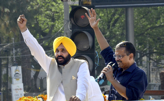 At Bhagat Singh's Village, Bhagwant Mann And "<i>Rang De Basanti</i>"