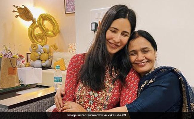 Women's Day 2022: This Is Vicky Kaushal's "World" - Katrina Kaif And Mom Veena