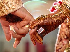 Phulera Dooj 2022: जानिए विवाह के लिए वर्ष का सर्वोत्तम दिन क्यों माना जाता है फूलेरा दूज Phulera Dooj 2022: जानिए विवाह के लिए वर्ष का सर्वोत्तम दिन क्यों माना जाता है फूलेरा दूज
