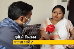 सपा के टिकट पर चुनाव लड़कर पल्लवी पटेल अपना दल (के) के प्रचार में उतरीं सपा के टिकट पर चुनाव लड़कर पल्लवी पटेल अपना दल (के) के प्रचार में उतरीं