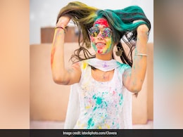 Holi 2023: होली खेलने से पहले बालों को इस तरह करें तैयार, फिर नहीं खराब होंगे आपके हेयर Holi 2023: होली खेलने से पहले बालों को इस तरह करें तैयार, फिर नहीं खराब होंगे आपके हेयर