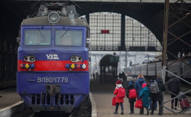 Lonely Passengers Ride Ghost Trains Back To Ukraine