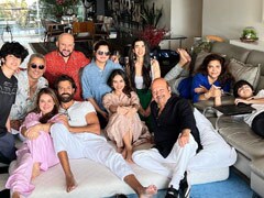 Just Hrithik Roshan And Saba Azad Exchanging Love-Filled Notes