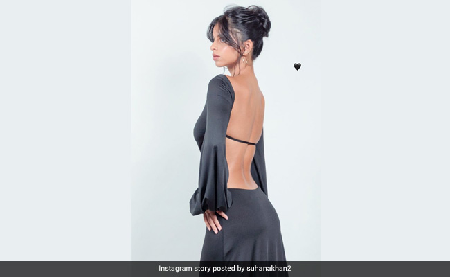 In A Backless Gown, Suhana Khan Is Making Insta-Garam