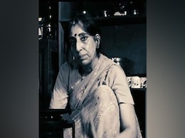इतनी ग्लैमरस है '3 इडियट्स' में 'राजू रस्तोगी' की मां बनीं अमरदीप झा की असली बेटी, देखकर उड़ जाएंगे होश इतनी ग्लैमरस है '3 इडियट्स' में 'राजू रस्तोगी' की मां बनीं अमरदीप झा की असली बेटी, देखकर उड़ जाएंगे होश