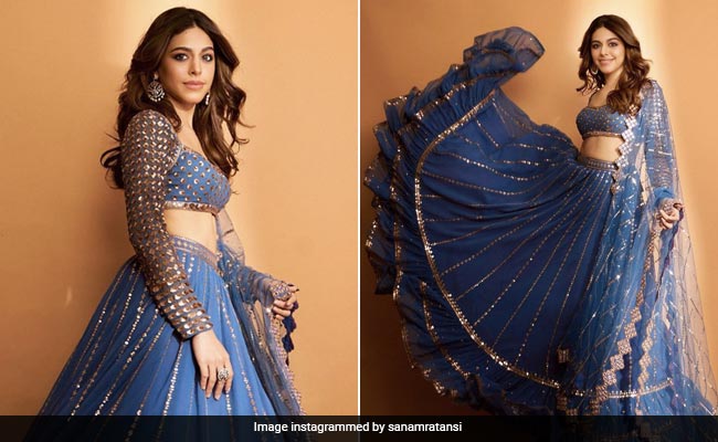 Alaya Furniturewalla Looks Fabulously Festive In Her Chic Blue <i>Lehenga</i>