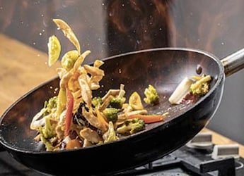 Weekend Special: 7 Easy Stir-Fry Recipes For The Perfect Lazy Weekend Meal Weekend Special: 7 Easy Stir-Fry Recipes For The Perfect Lazy Weekend Meal