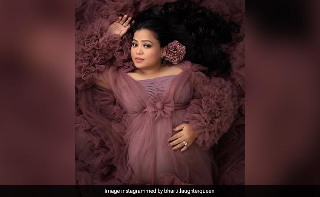 <i>"Bohot Pyaaari"</i> Bharti Singh Radiates Pregnancy Glow In Maternity Shoot