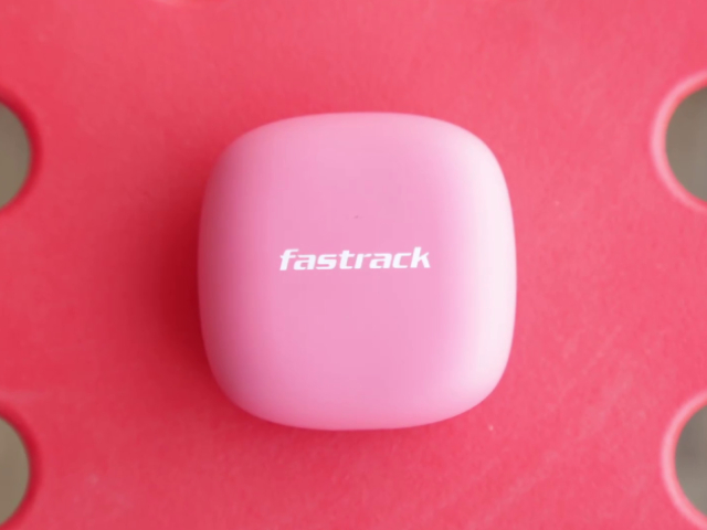 Fastrack Reflex Tunes FT4 TWS Earphones Review in Hindi: अट्रैक्टिव डिजाइन!