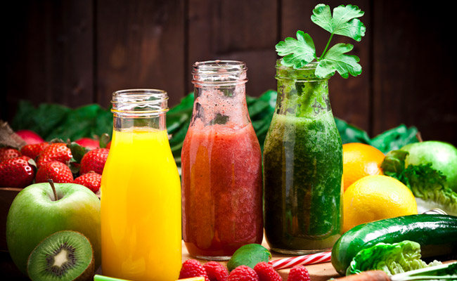 Hemoglobin की कमी को दूर करने के लिए लाल और हरे रंग के इन 4 Drinks का करें सेवन