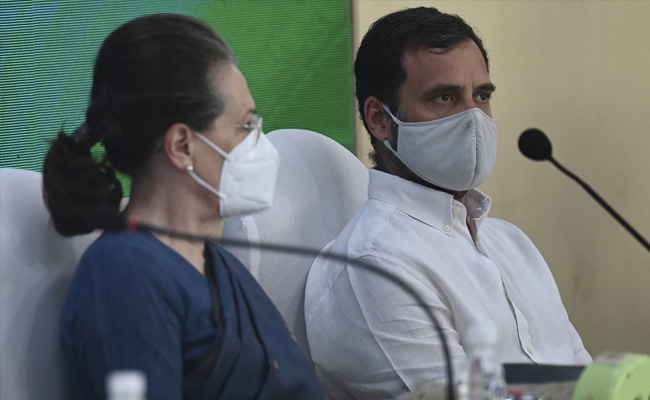 How Sonia Gandhi Reacted When Asked Who's To Blame For Punjab Debacle