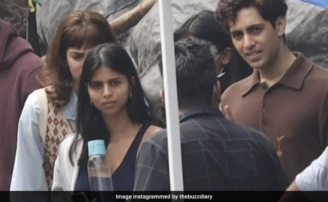 स्टार किड्स की बल्ले-बल्ले: सुहाना खान, खुशी कपूर और अगस्त्य नंदा ने शुरू की 'द आर्चीज' की शूटिंग, सेट से वायरल हुईं फोटो