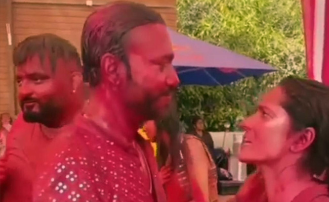 होली पार्टी में पति विक्की जैन पर गुस्से में जमकर बरसती दिखीं अंकिता लोखंडे, वायरल हुआ वीडियो