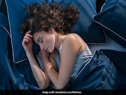 आपको सोने से पहले कभी नहीं करने चाहिए ये 6 काम, वरना स्लीप साइकिल तो बिगड़ेगी ही, सेहत भी होगी खराब आपको सोने से पहले कभी नहीं करने चाहिए ये 6 काम, वरना स्लीप साइकिल तो बिगड़ेगी ही, सेहत भी होगी खराब