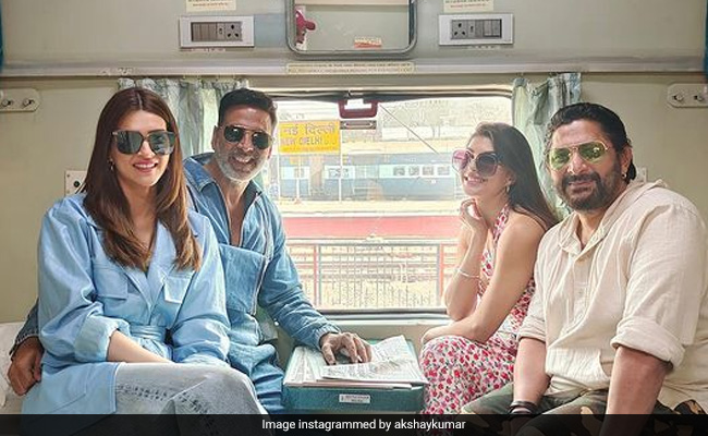 <i>Bachchhan Paandey</i> On Track: Akshay Kumar, Arshad Warsi's Train Diaries Are The Best