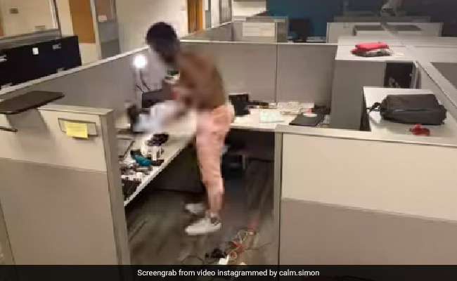 "Homing From Work": US Man Lived In Office Cubicle To Protest Low Salary