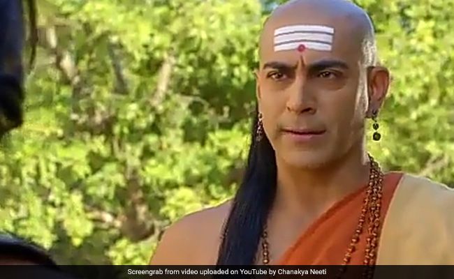 चंद्रगुप्त मौर्य के 'चाणक्य' मनीष वाधवा रियल लाइफ में हैं बेहद स्टाइलिश, सूट-बूट में तस्वीरें देख फैंस भी बोले- वाह...