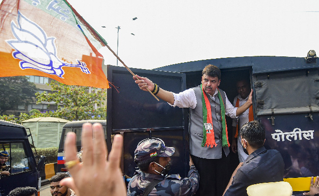Devendra Fadnavis Among BJP Leaders Detained During Mumbai Protest