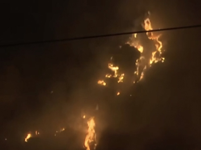 Fire At Delhi Landfill Continues To Rage, Locals Suffer