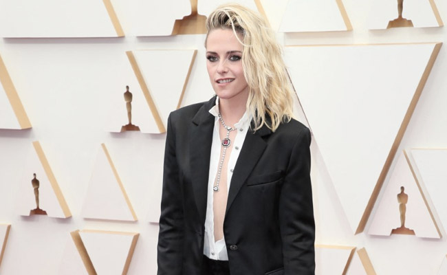Oscars Fashion: Kristen Stewart's Shorts, Zendaya's Skirt And Other Offbeat Looks We Loved