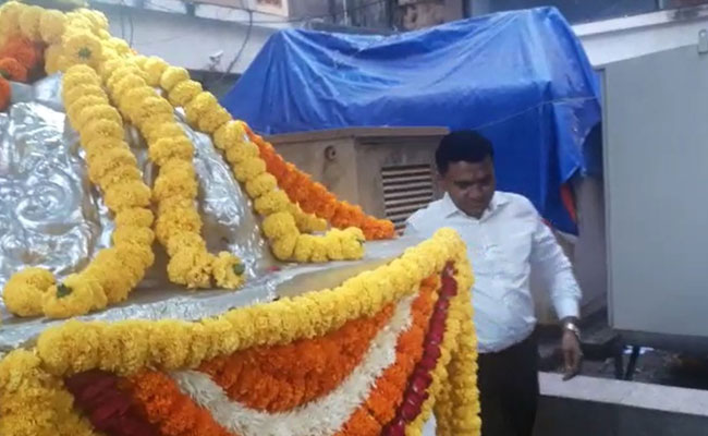 BJP's Pramod Sawant Prays At Party Office In Goa As Counting On