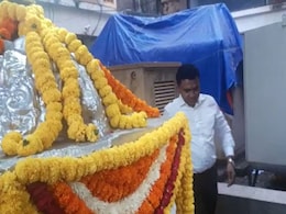 गोवा चुनाव परिणाम 2022: CM प्रमोद सावंत पार्टी कार्यालय पहुंचे, रिजल्ट से पहले प्रार्थना करते नजर आए गोवा चुनाव परिणाम 2022: CM प्रमोद सावंत पार्टी कार्यालय पहुंचे, रिजल्ट से पहले प्रार्थना करते नजर आए