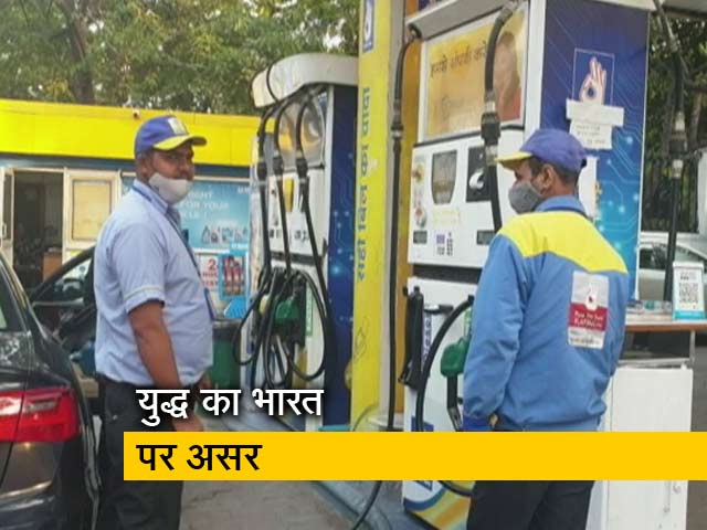 रूस के हमले का अर्थव्यवस्था पर असर, कच्चा तेल हो रहा महंगा;  हिमांशु शेखर की रिपोर्ट