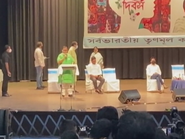 Prashant Kishor, Mamata Banerjee On Stage Together, Scotch Rift Rumours