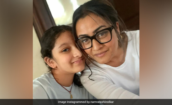 "A Mother-Daughter Moment": Namrata Shirodkar Shares An Adorable Pic With Sitara