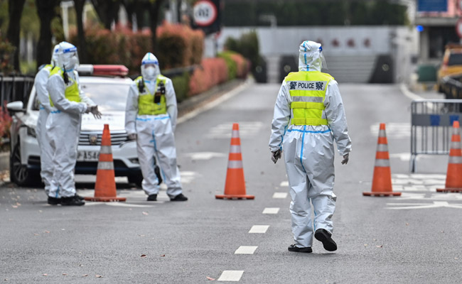 China's Financial Hub Shanghai Split In Two To Rein In COVID-19 Outbreak