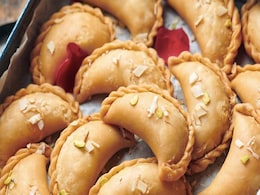 Holi 2023: होली पर इन 5 अलग-अलग तरीकों से बना सकते हैं गुझिया, हर फ्लेवर जीत लेगा दिल Holi 2023: होली पर इन 5 अलग-अलग तरीकों से बना सकते हैं गुझिया, हर फ्लेवर जीत लेगा दिल